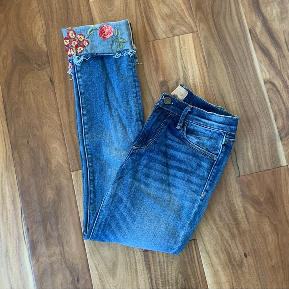 DRIFTWOOD Jeans Driftwood Colette Crop Floral Embroidered Jeans